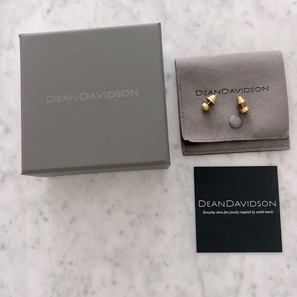 Dean Davidson Signature Small Knock Out Studs, Rainbow Moonstone semi-precious - Picture 3 of 6